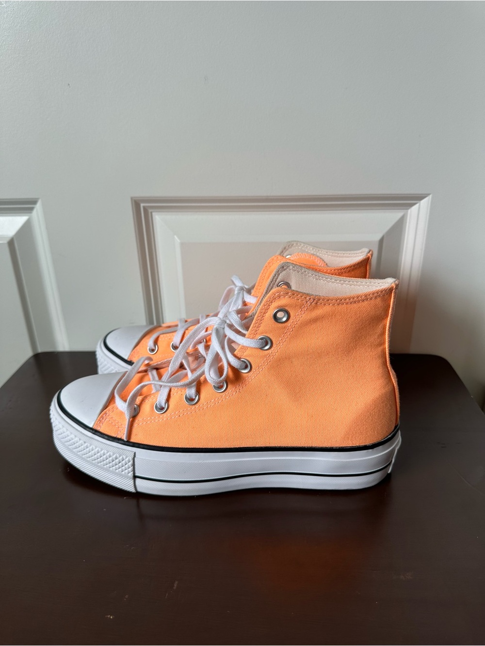 Converse Women’s Chuck Taylor All Star Lift Hi Peach Beam Orange Platform Size 8